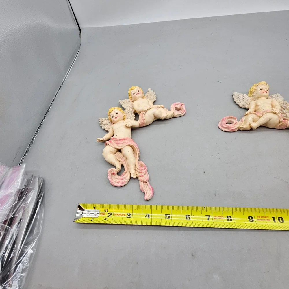 Christmas Around the World Cherub Angel Wall Plaques Set of 2 Pairs Pink Resin
